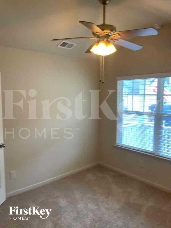 436 Parkstone Dr - Photo 7 of 15