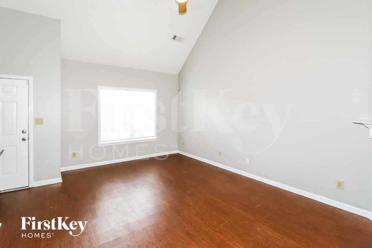 2785 Fletcher View Dr - Photo 3 of 16