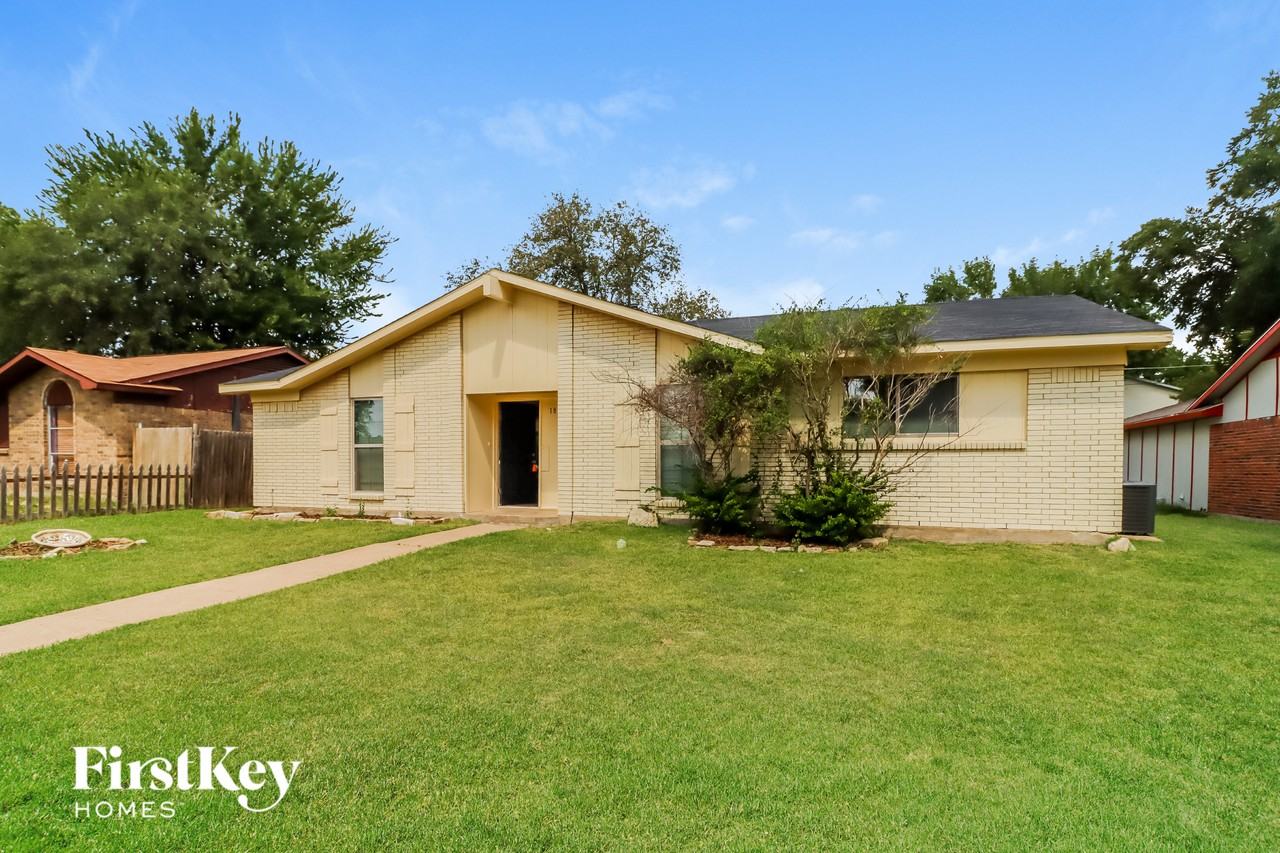 1805 Japonica Ln - Photo 2 of 15