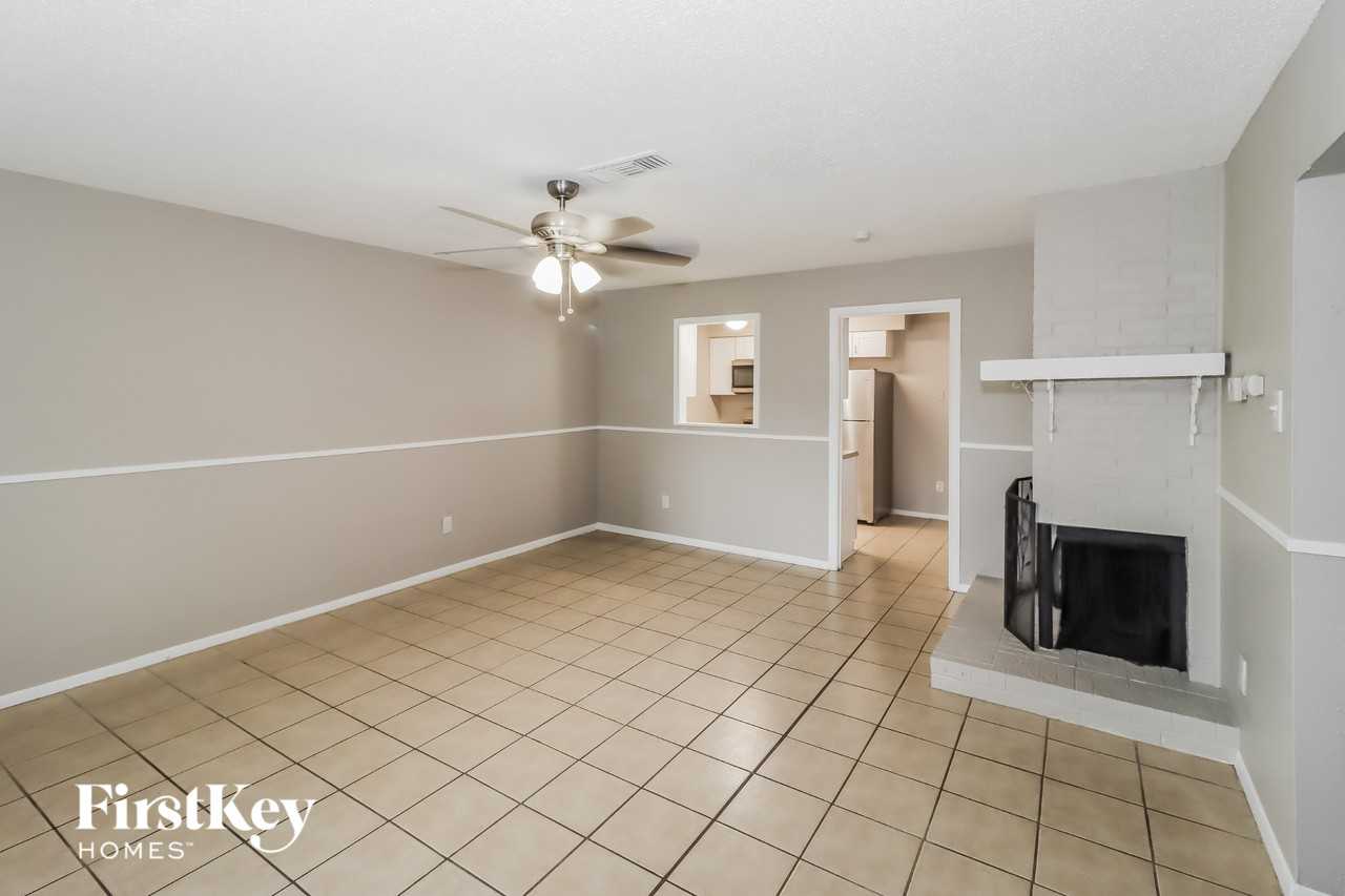 1805 Japonica Ln - Photo 5 of 15