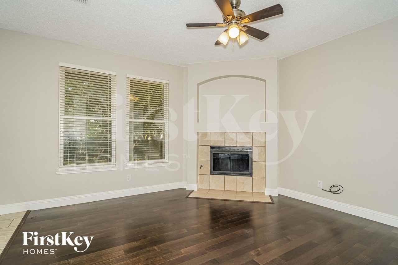 1208 Indian Trail Rd - Photo 3 of 15