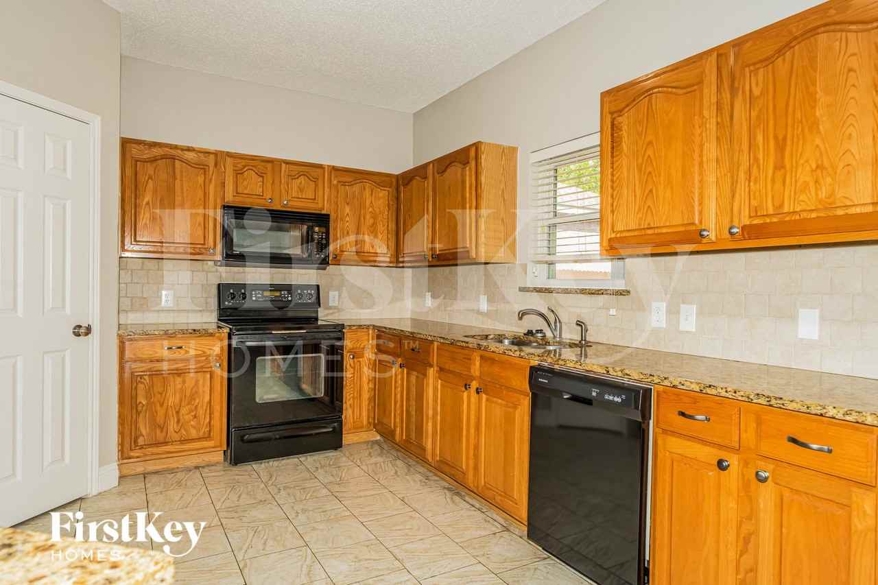 1208 Indian Trail Rd - Photo 6 of 15