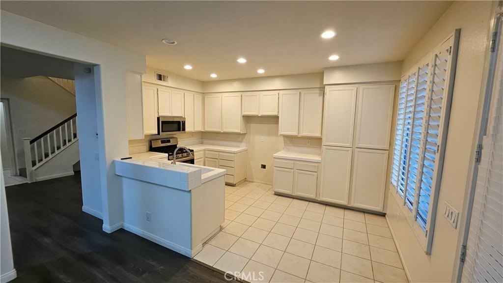 13502 Windsor Ct - Photo 4 of 12