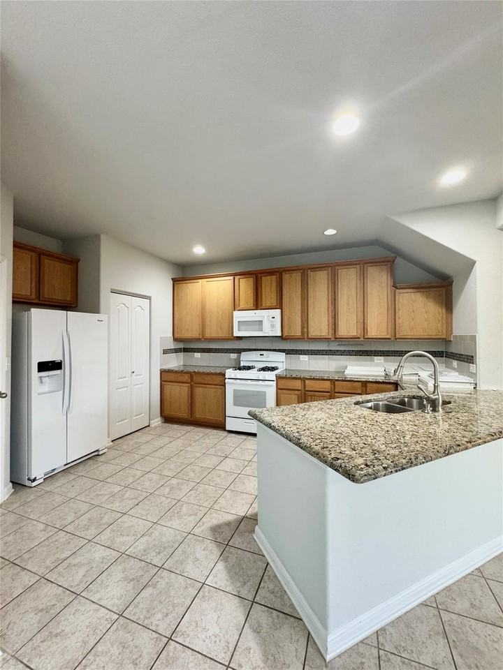 1705 Arbor Knot Dr - Photo 3 of 28