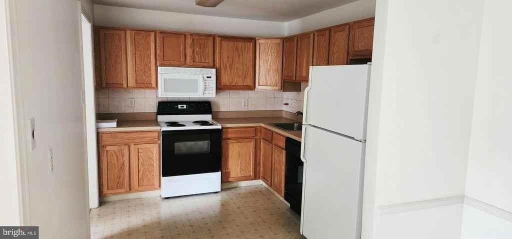 1864 Gibson Rd - Photo 5 of 20