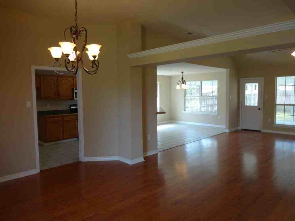 213 Skipper Dr - Photo 6 of 23