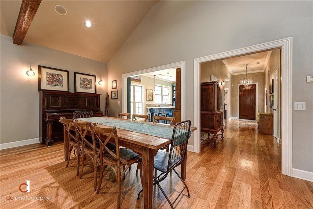 1602 Ne Greenbrier Rd - Photo 4 of 18