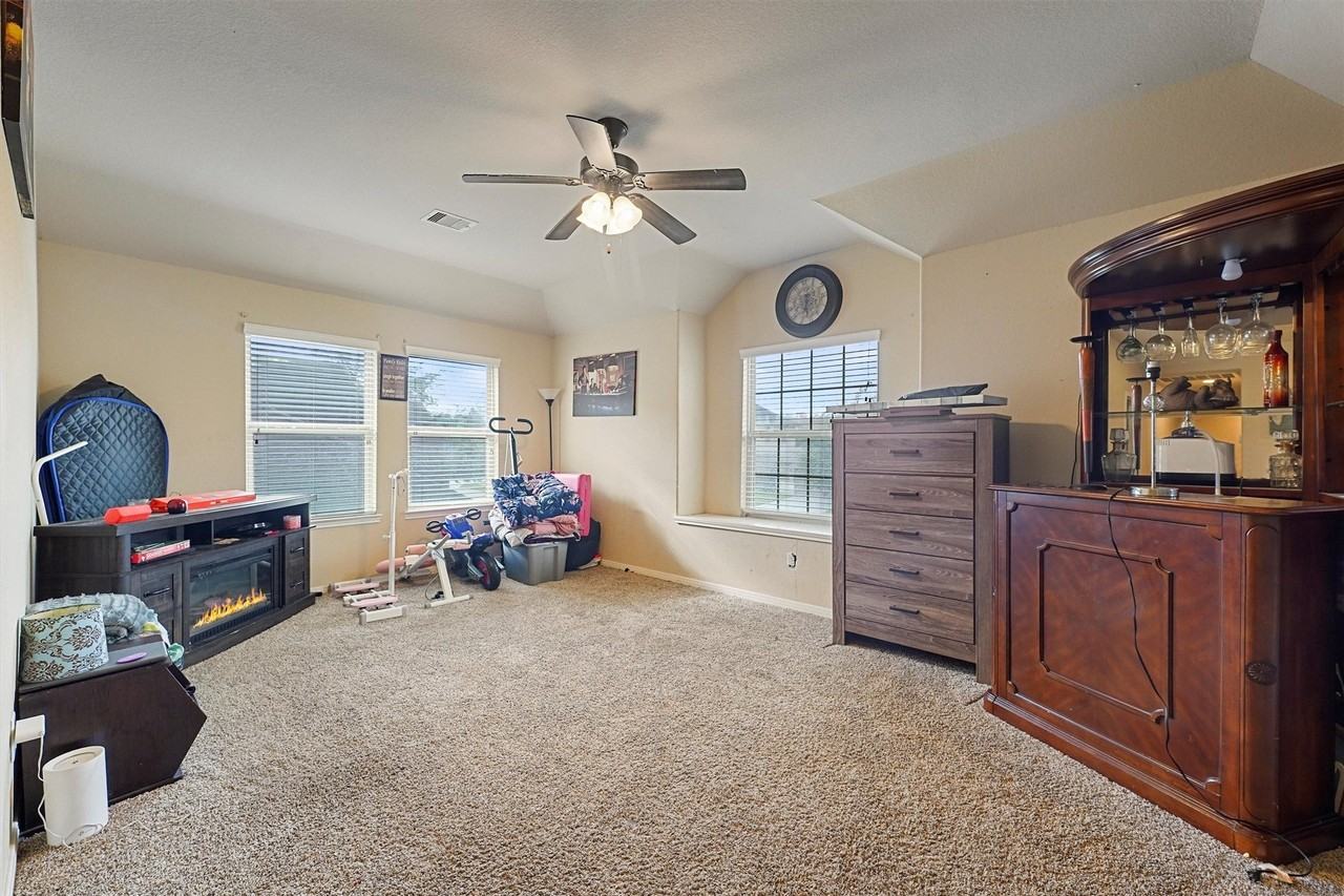 111 Quail Meadow Dr - Photo 4 of 15