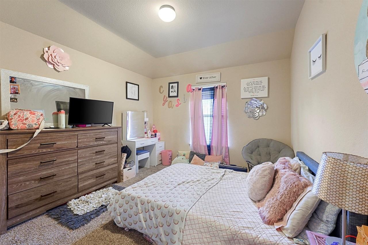 111 Quail Meadow Dr - Photo 5 of 15