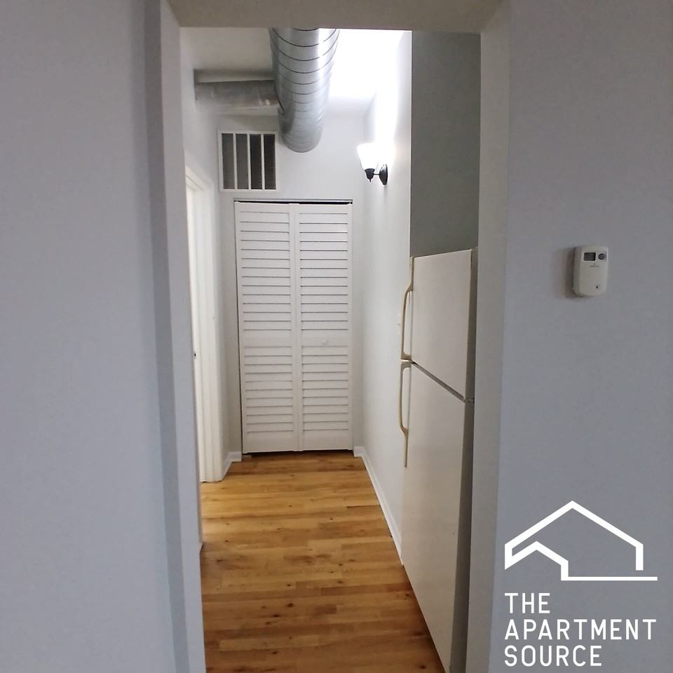 7606 N Paulina St #304 - Photo 4 of 11