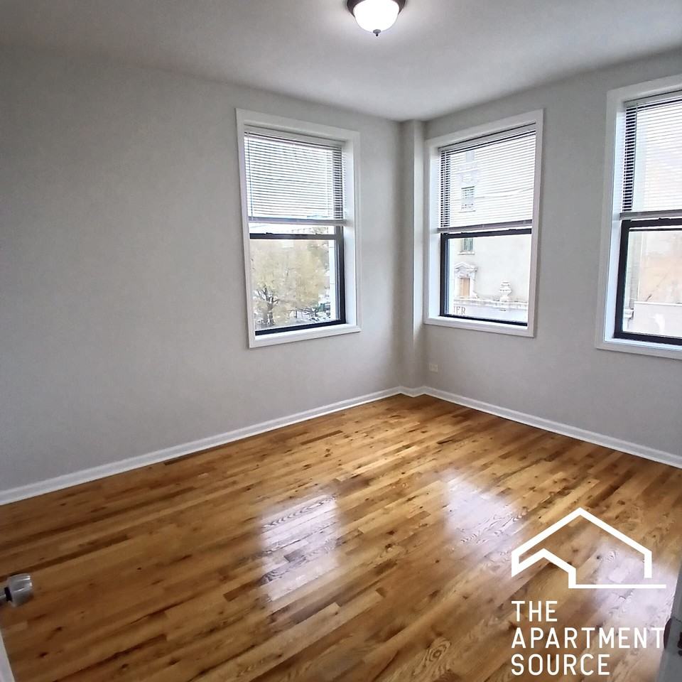 7606 N Paulina St #304 - Photo 5 of 11