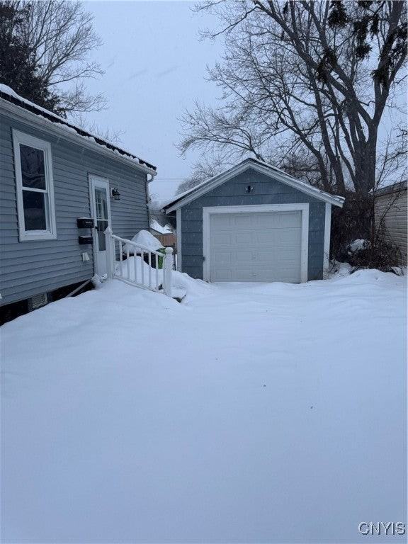 503 Boston Rd - Photo 2 of 15