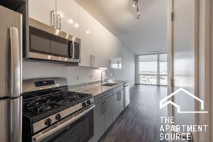 2340 N California Ave #613 - Photo 1 of 1