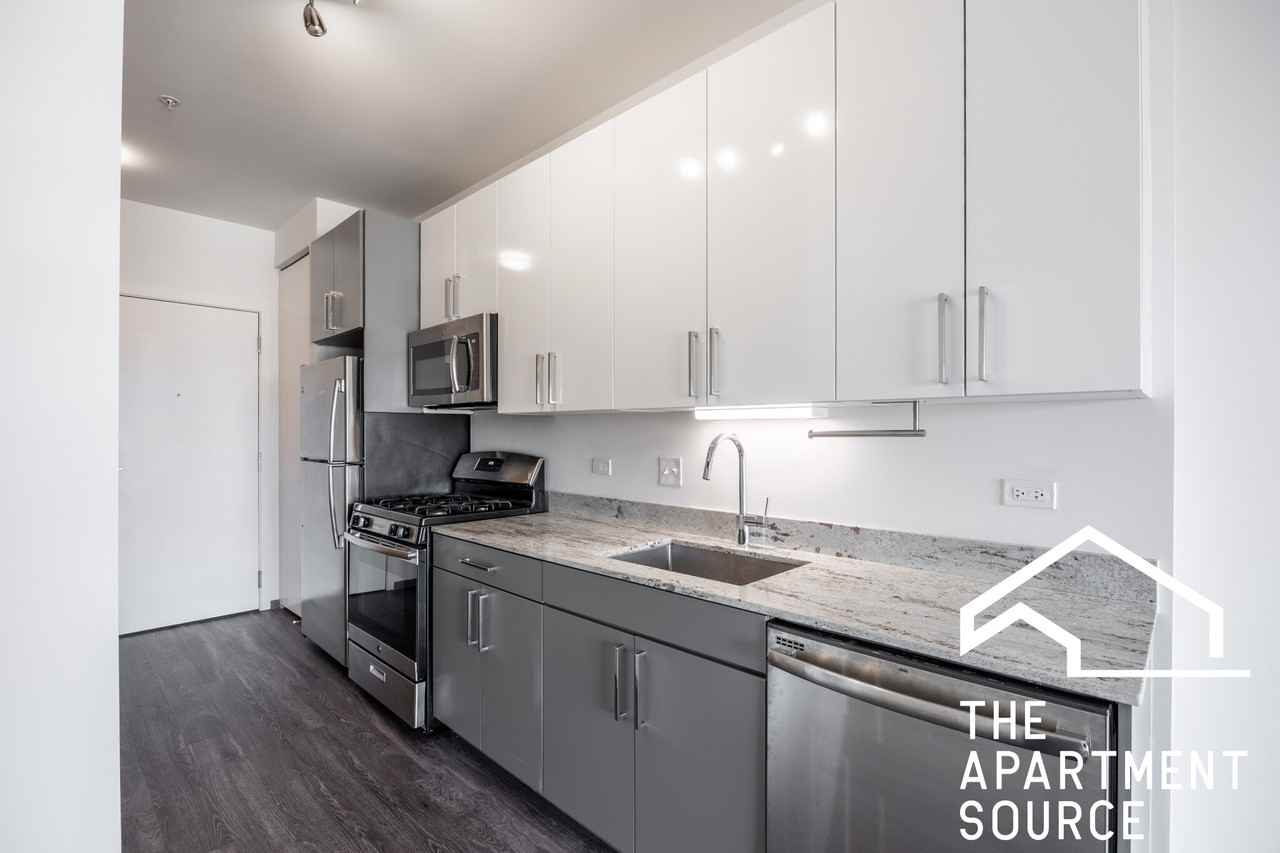 2340 N California Ave #613 - Photo 2 of 38