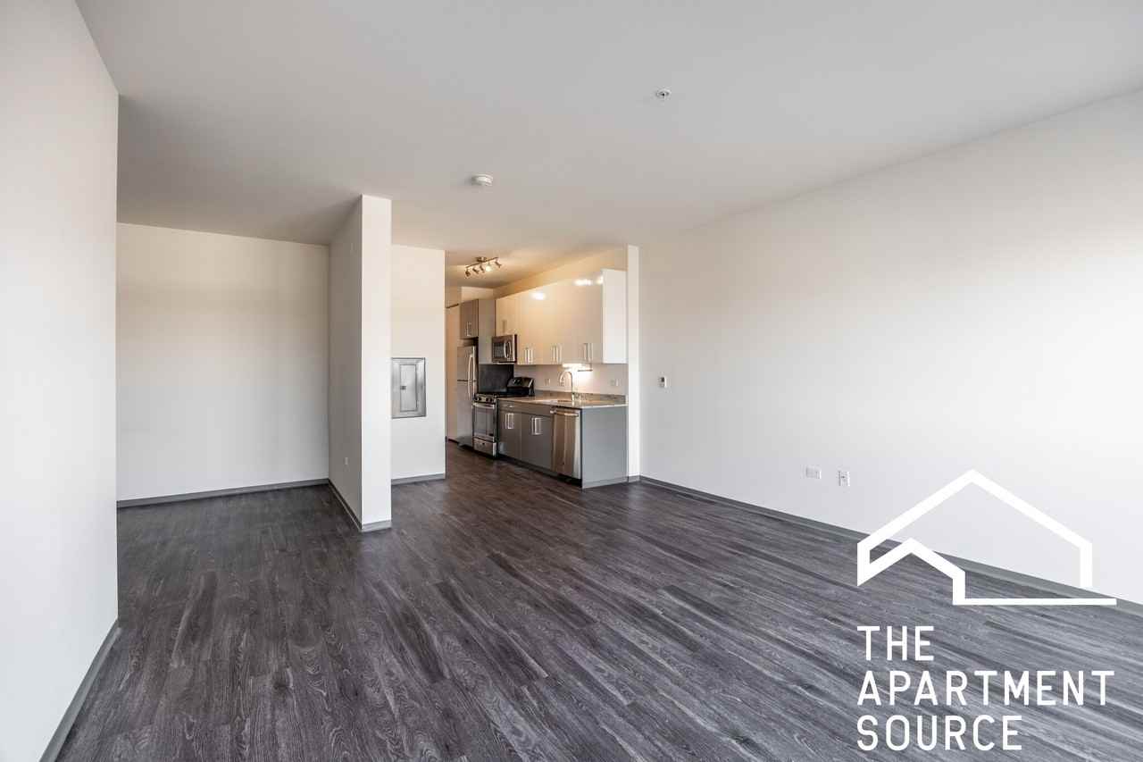 2340 N California Ave #613 - Photo 5 of 38