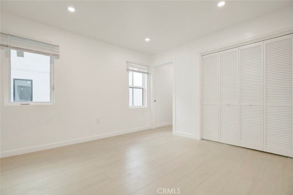 5654 1/2 Cartwright Ave - Photo 7 of 16