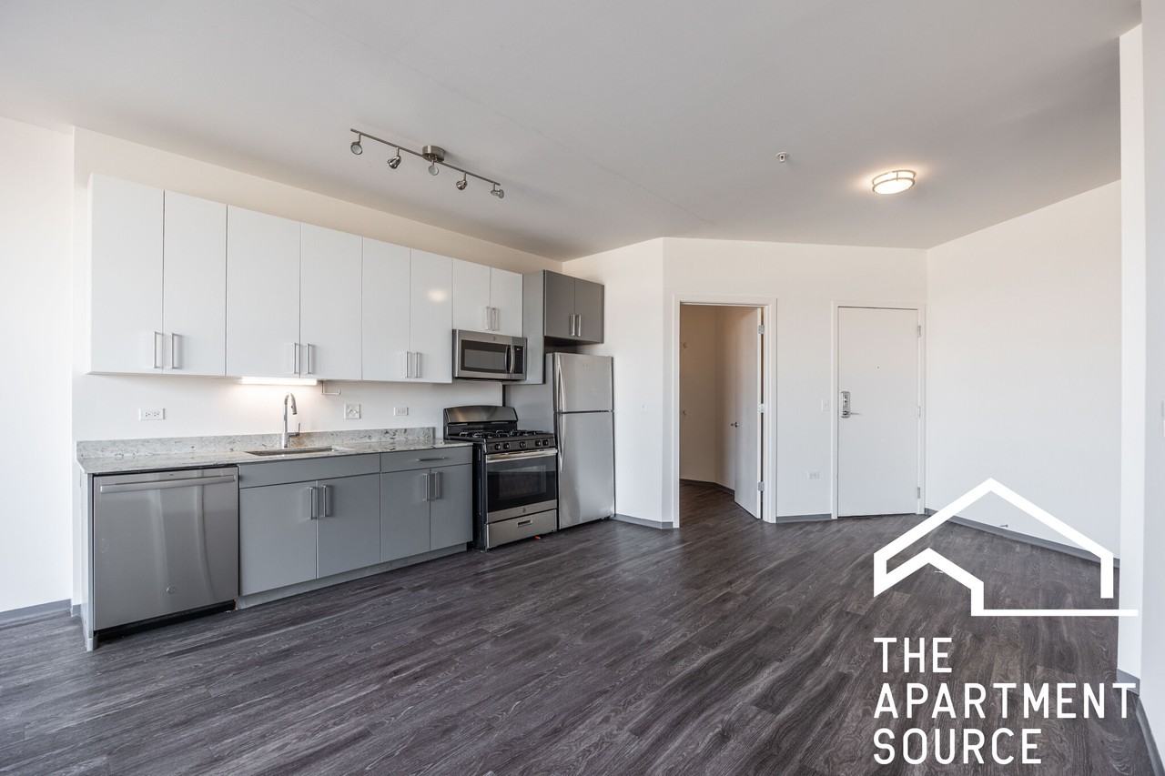 2340 N California Ave #607 - Photo 3 of 44