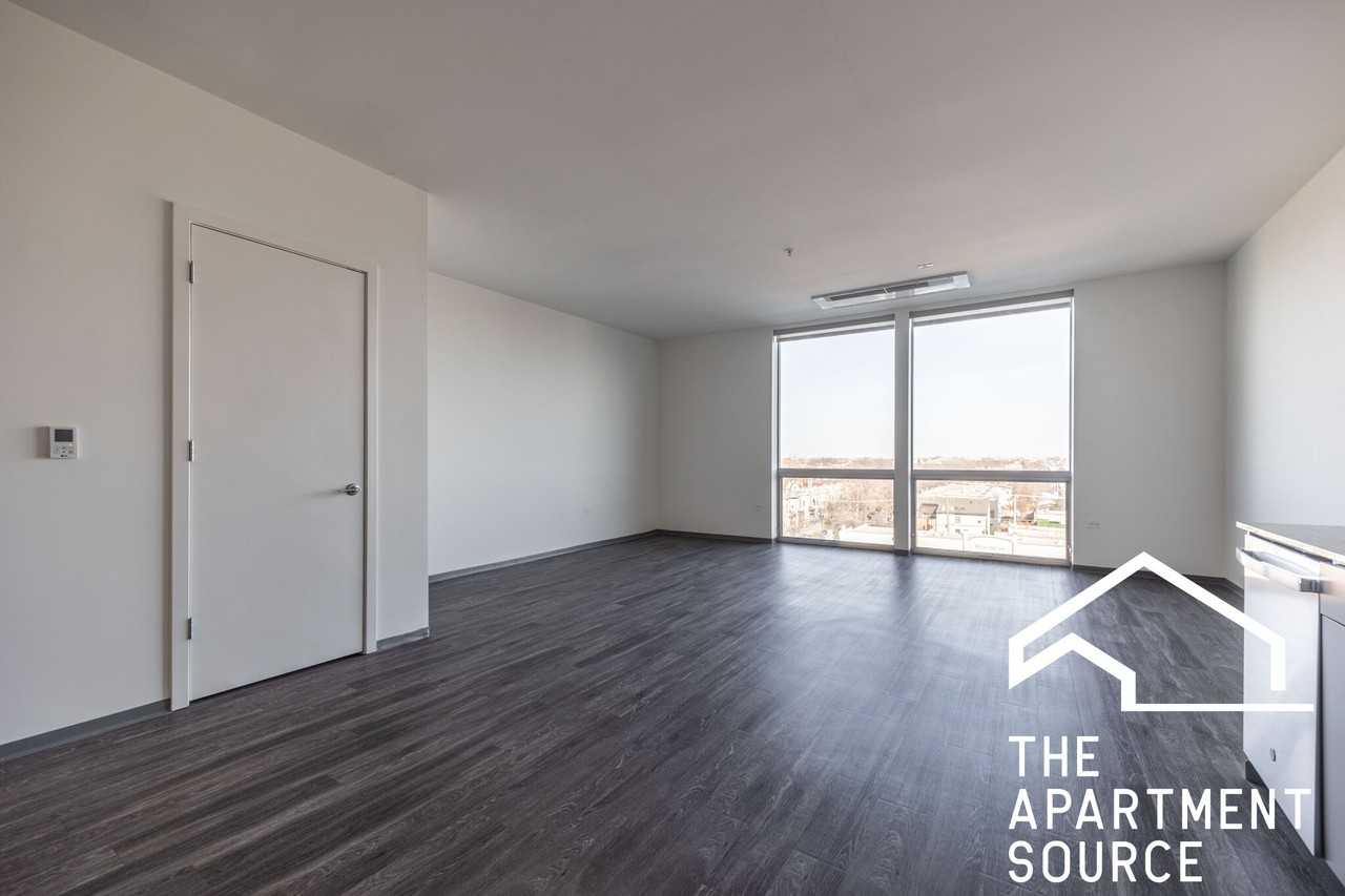 2340 N California Ave #607 - Photo 5 of 44