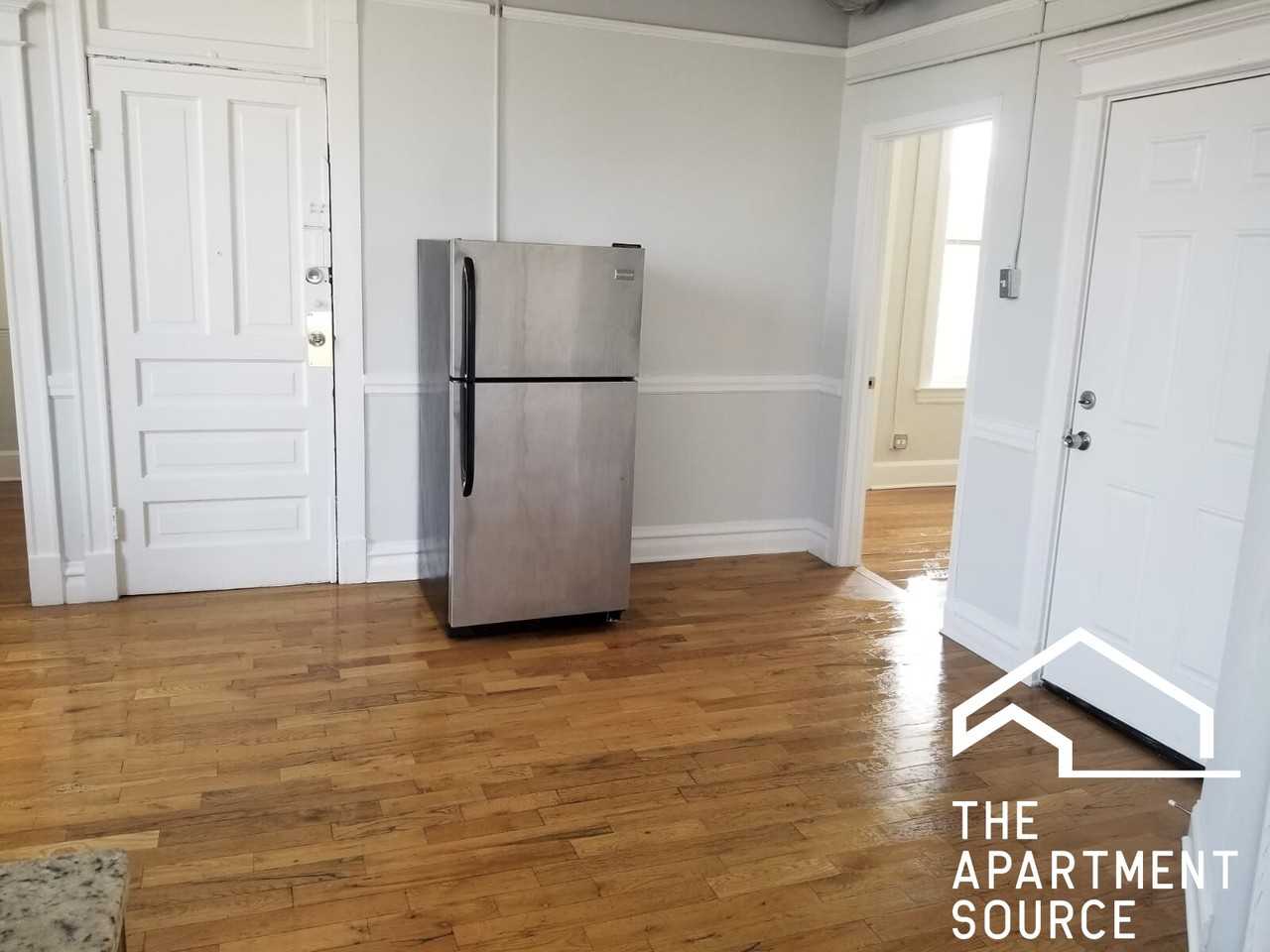 2215 S Albany Ave #2F - Photo 3 of 11