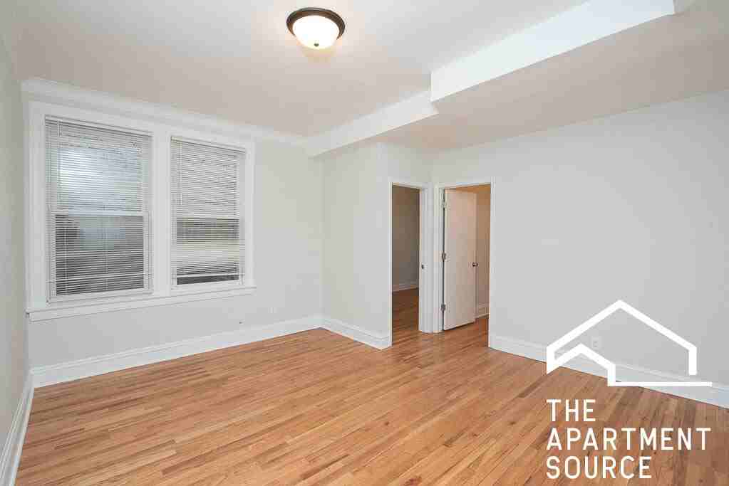 1255 N Harding Ave #1S - Photo 4 of 22