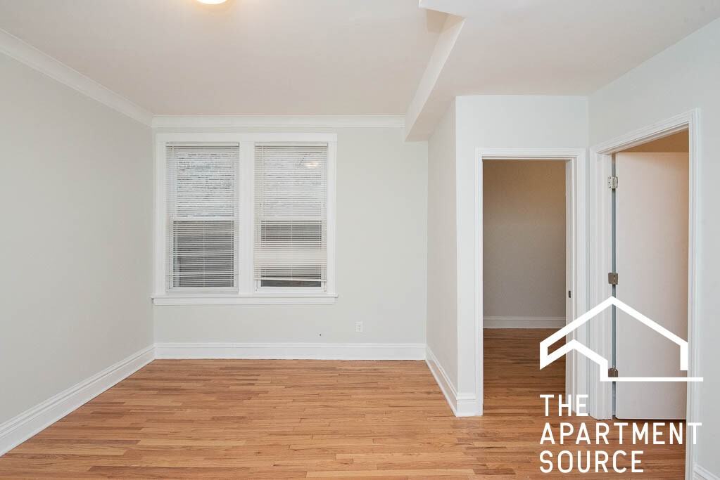 1255 N Harding Ave #1S - Photo 7 of 22