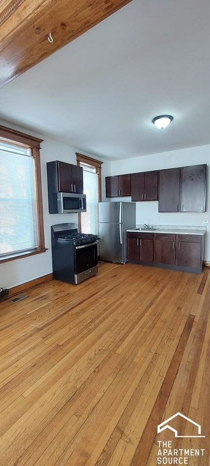 2215 S Albany Ave #1F - Photo 6 of 17