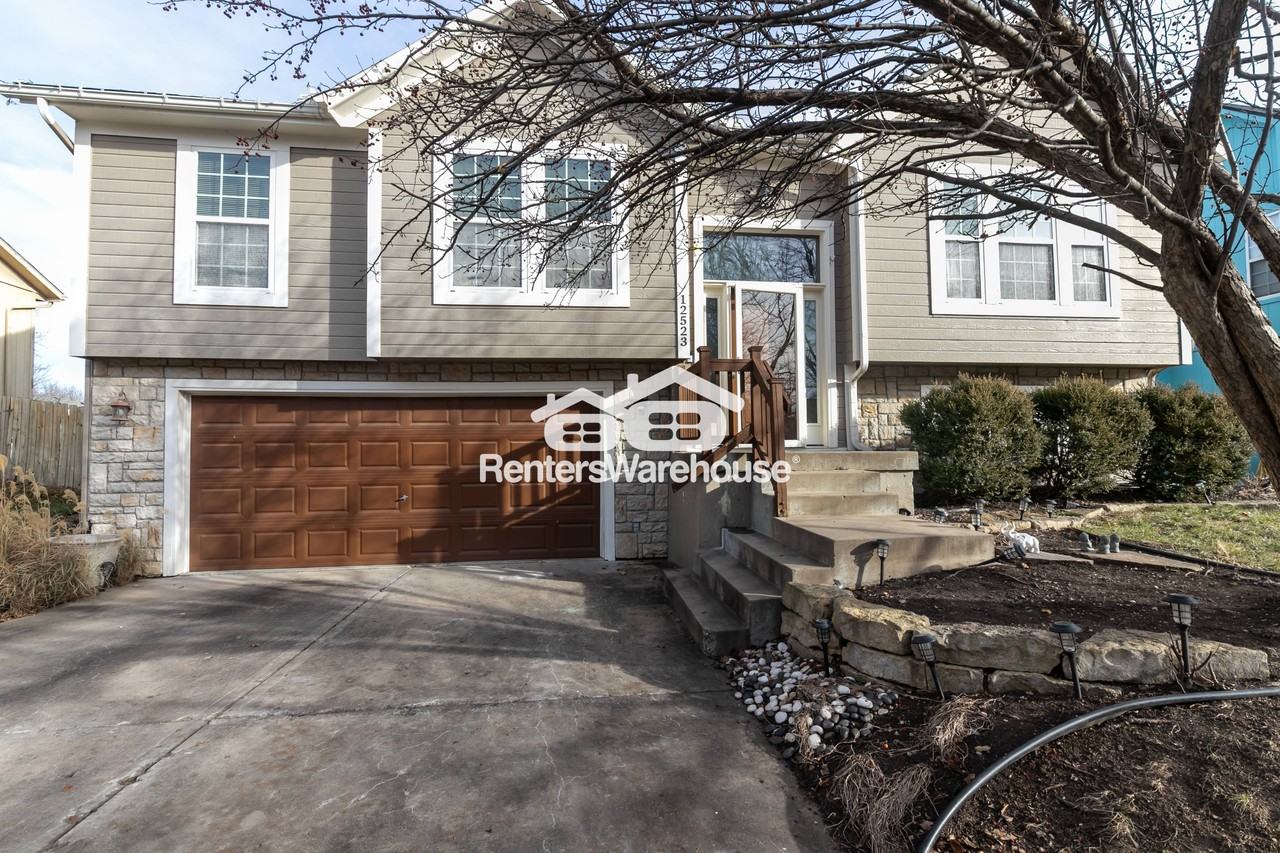 12523 S Logan St - Photo 2 of 40