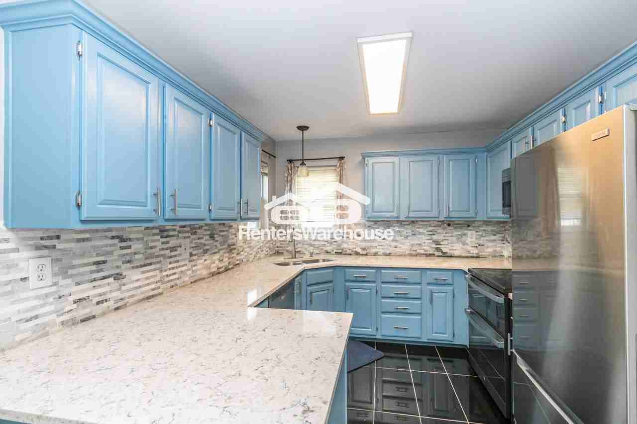 12523 S Logan St - Photo 5 of 40