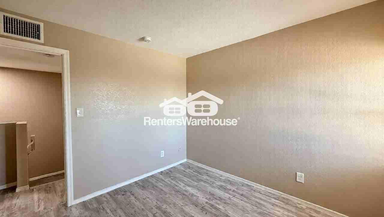 2634 N 43rd Ave Unit 2c - Photo 7 of 11