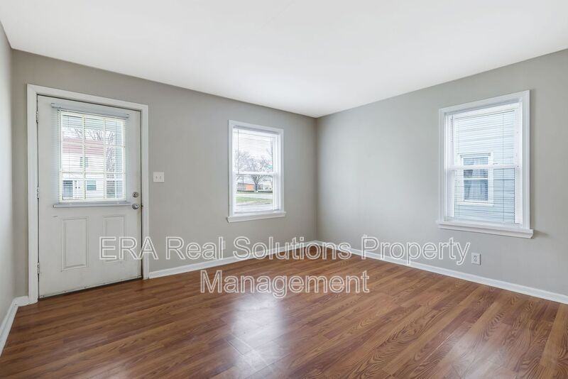 1725 E Whittier St - Photo 5 of 19