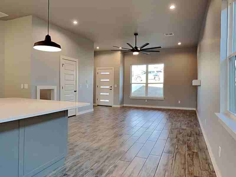 312 W 3rd St - Photo 3 of 17