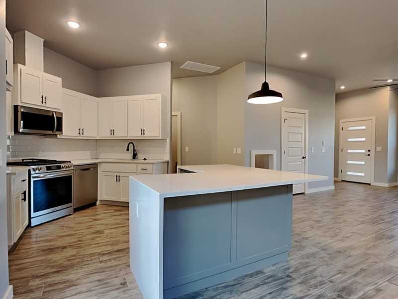 312 W 3rd St - Photo 4 of 17