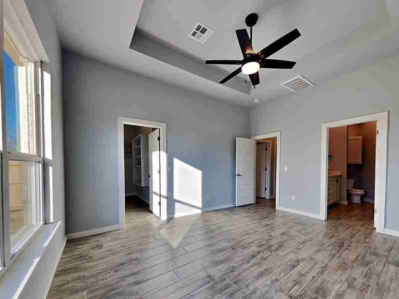 312 W 3rd St - Photo 6 of 17