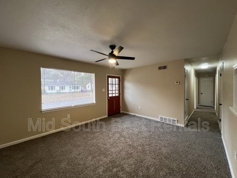 3789 Ashburn St - Photo 3 of 17