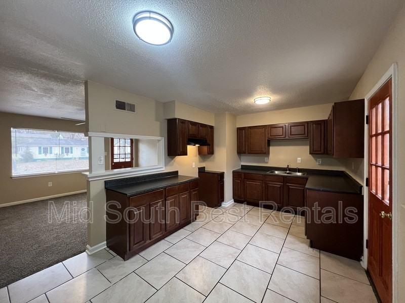 3789 Ashburn St - Photo 6 of 17