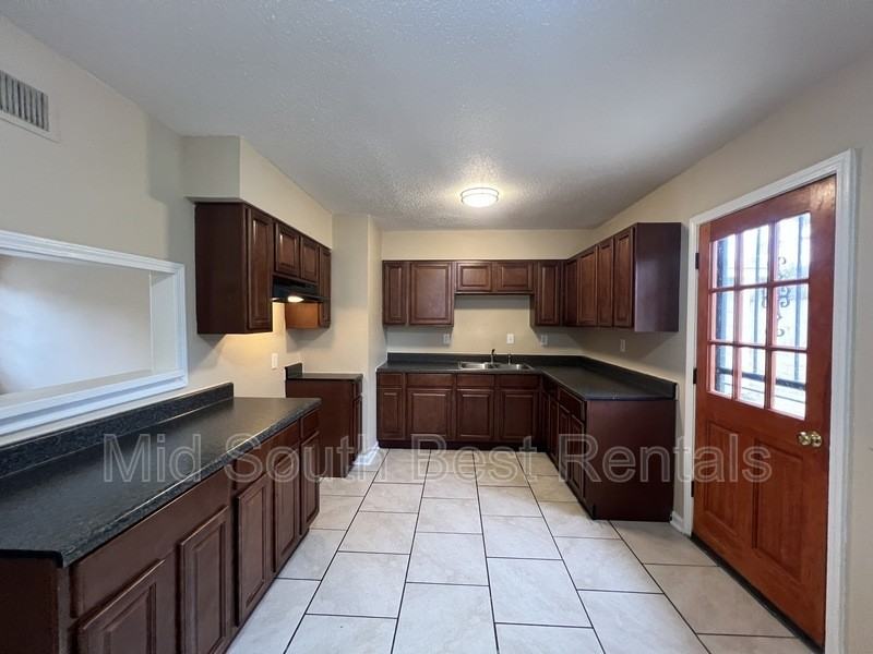 3789 Ashburn St - Photo 7 of 17