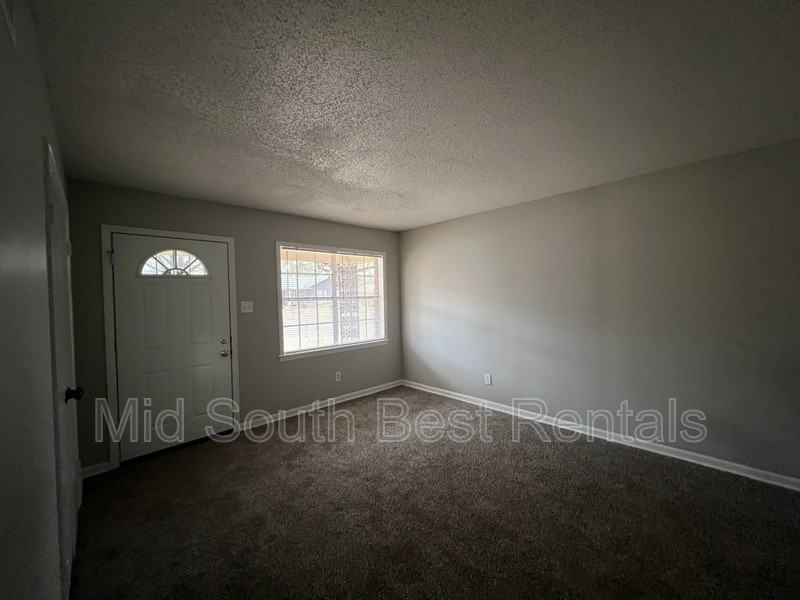 3213 Harvester Ln - Photo 2 of 18