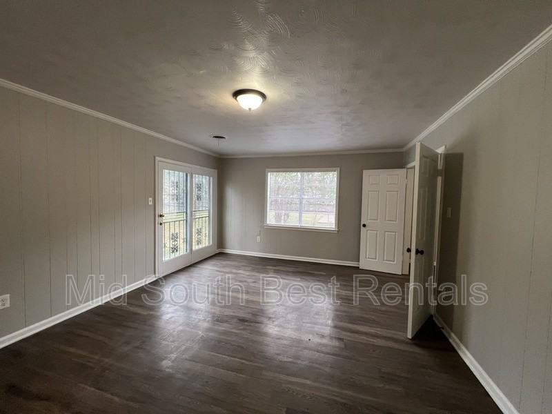 3213 Harvester Ln - Photo 3 of 18