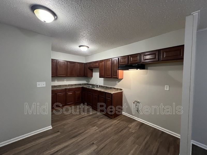 3213 Harvester Ln - Photo 5 of 18