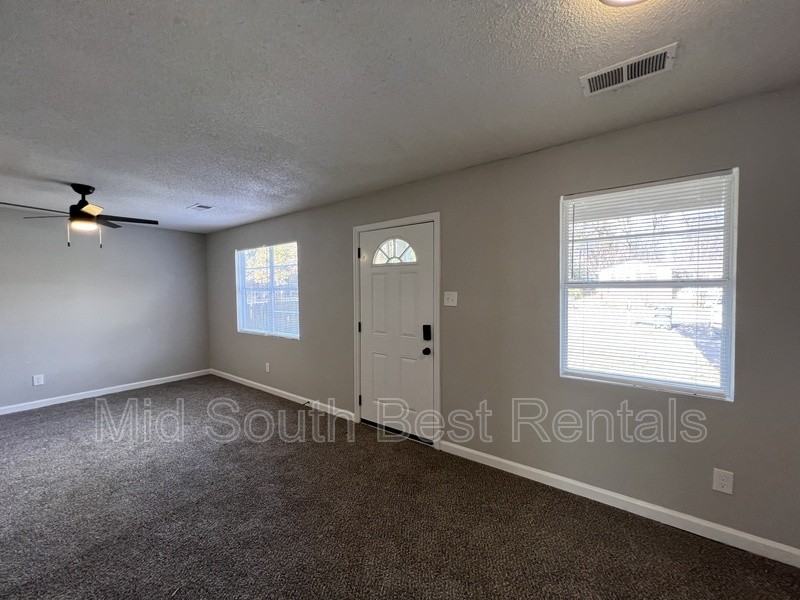 1621 Winfield Ave - Photo 3 of 14