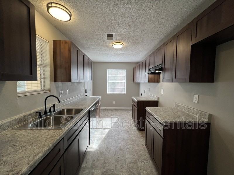 1621 Winfield Ave - Photo 4 of 14