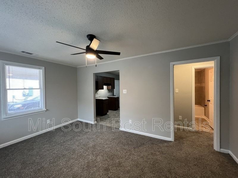 1675 Rayner St - Photo 5 of 14