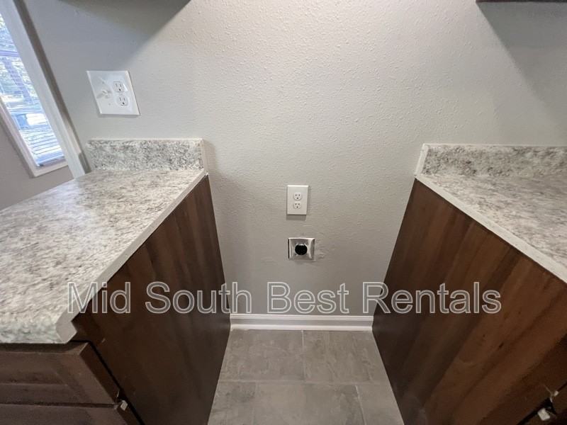 1856 Whitney Ave - Photo 7 of 16