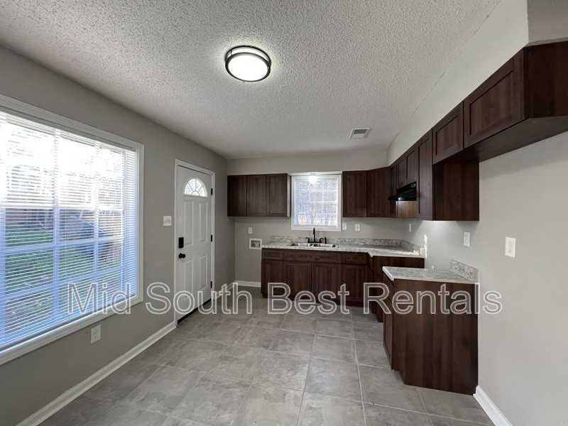 3633 Skylark Dr - Photo 4 of 18