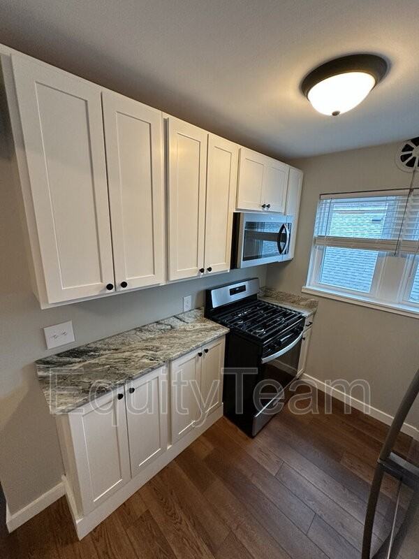 1219 Franklin Ave #D - Photo 7 of 12