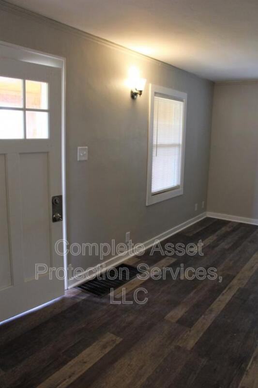 7326 Taft St - Photo 4 of 16