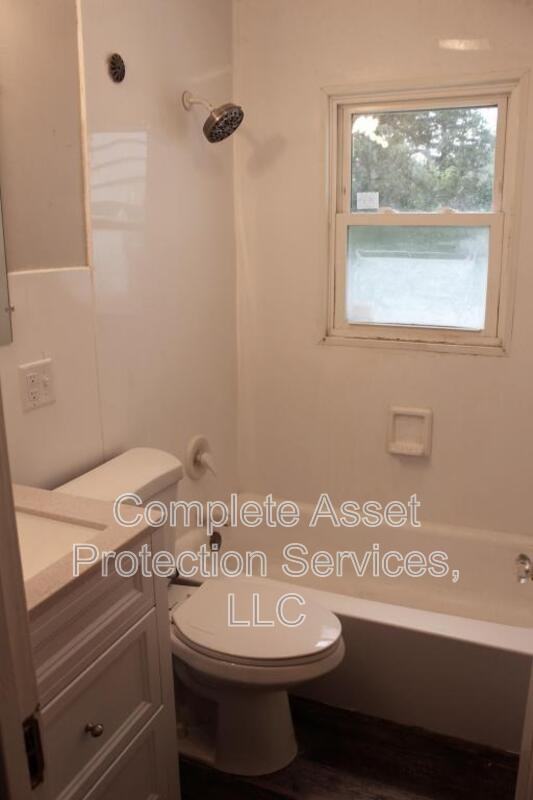 7326 Taft St - Photo 7 of 16