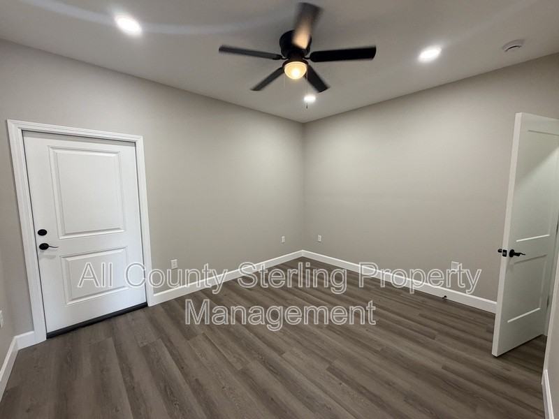 1418 Se Magnolia Loop #101 - Photo 5 of 28