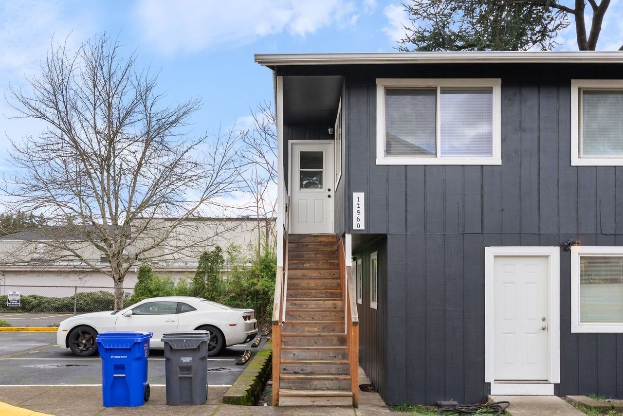 12560 Se Ramona St #B - Photo 3 of 18