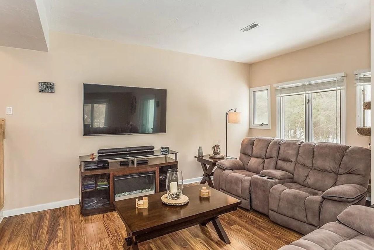 118 Burkhall St - Photo 6 of 15